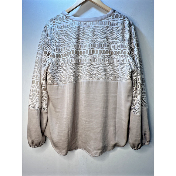 Chico's Large chicos Popover Top Size 2 Beige Geometric Boho Lace embroidered - Picture 4 of 9
